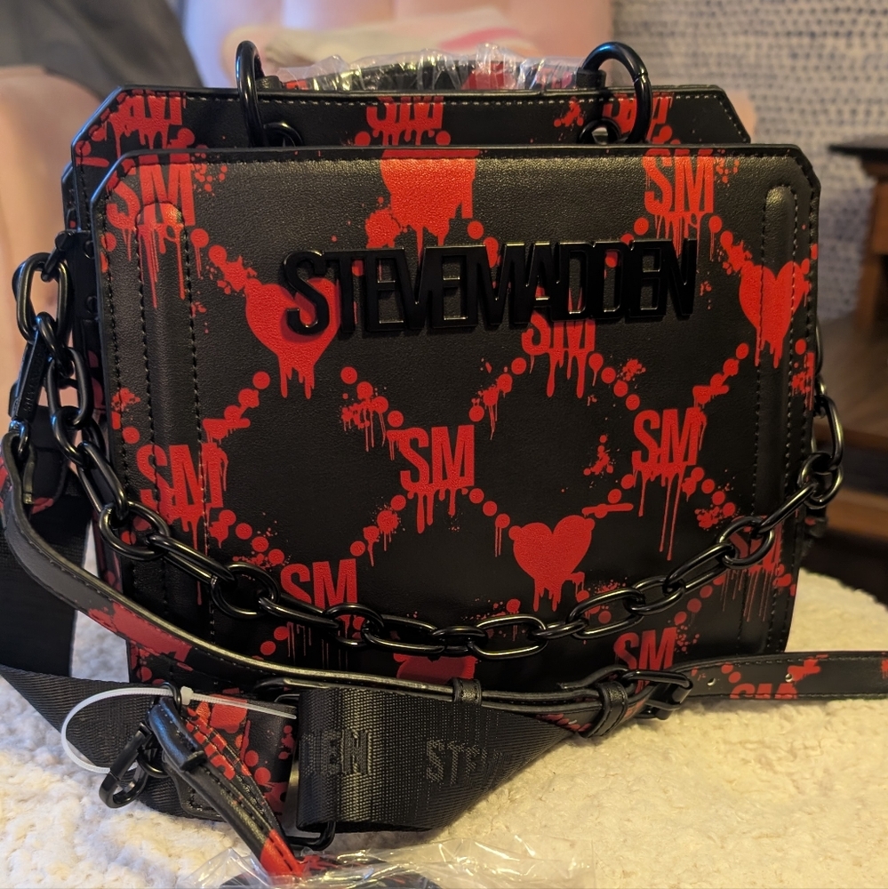 Steve Madden Evelyn Halloween dripping heart purse